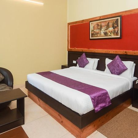 Hotel Varuna Varanasi Ngoại thất bức ảnh