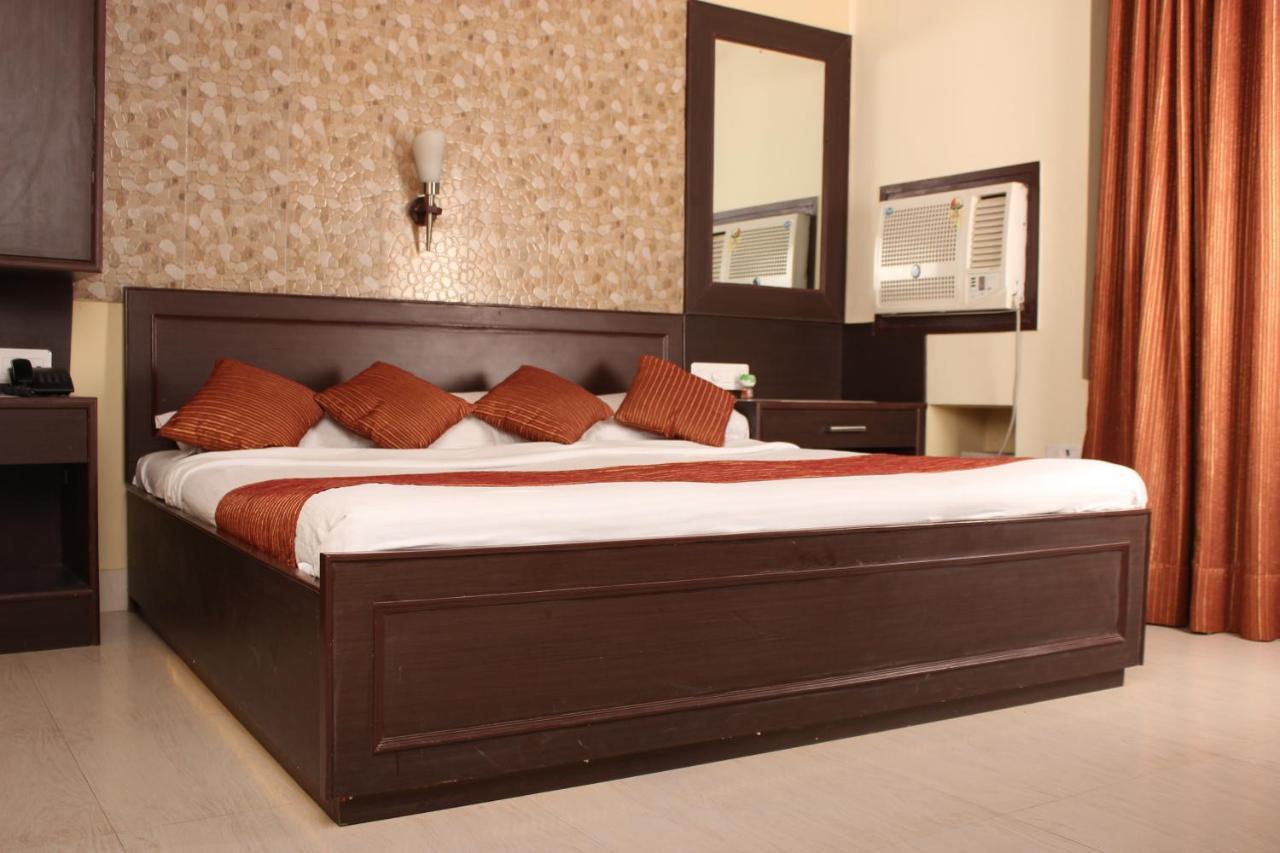 Hotel Varuna Varanasi Ngoại thất bức ảnh