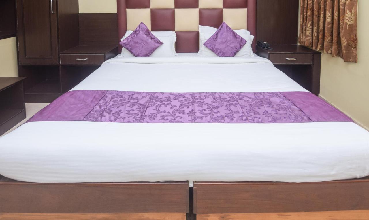 Hotel Varuna Varanasi Ngoại thất bức ảnh