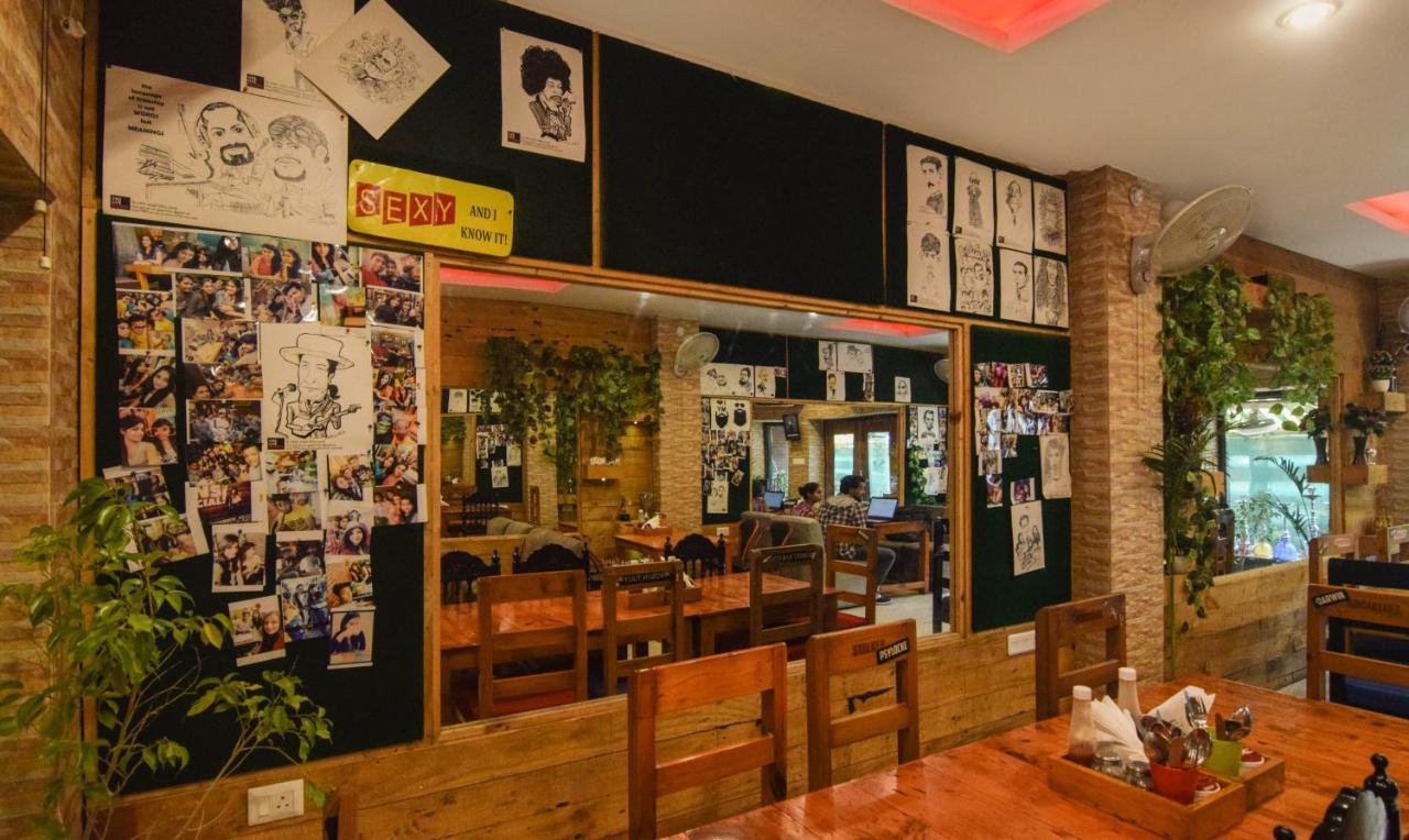 Hotel Varuna Varanasi Ngoại thất bức ảnh