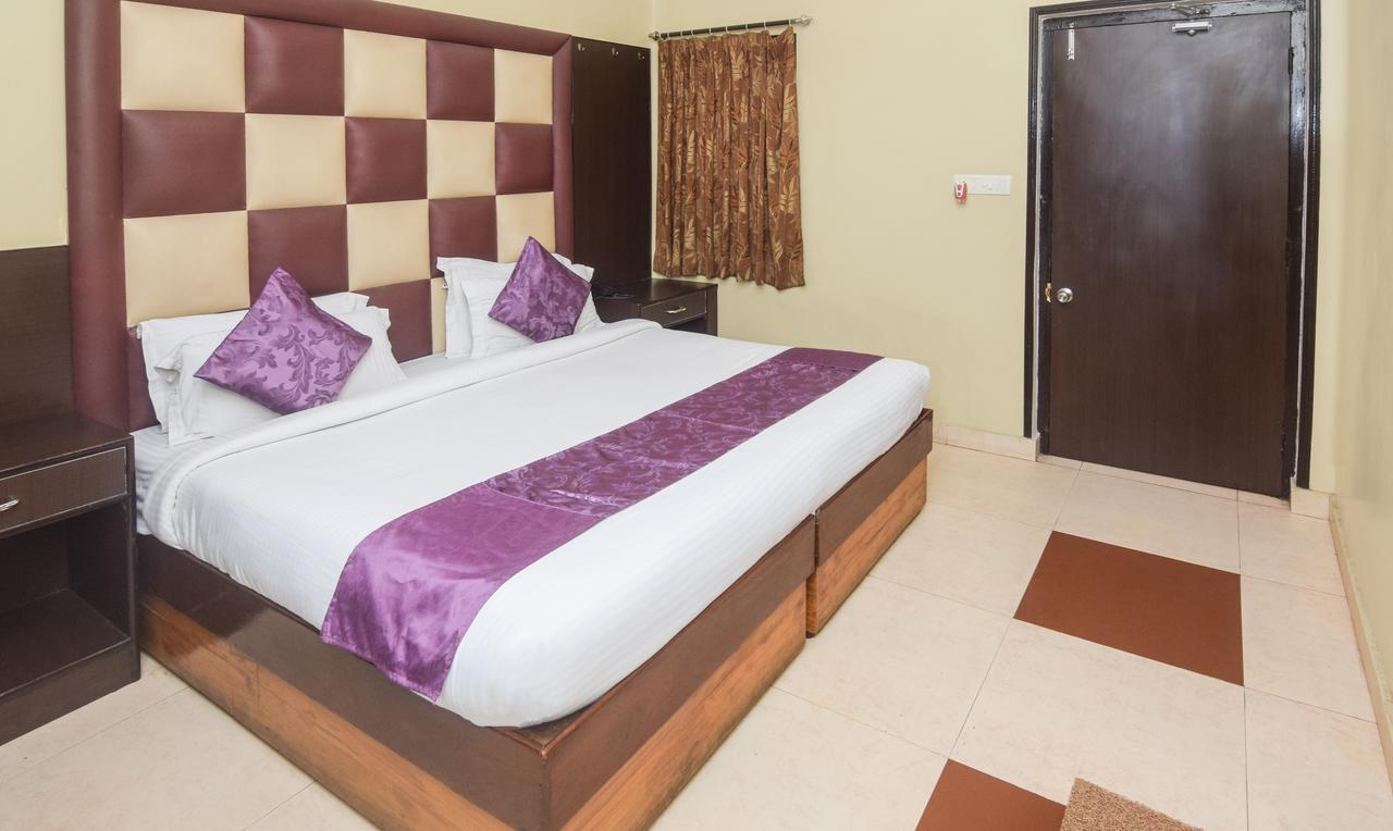 Hotel Varuna Varanasi Ngoại thất bức ảnh