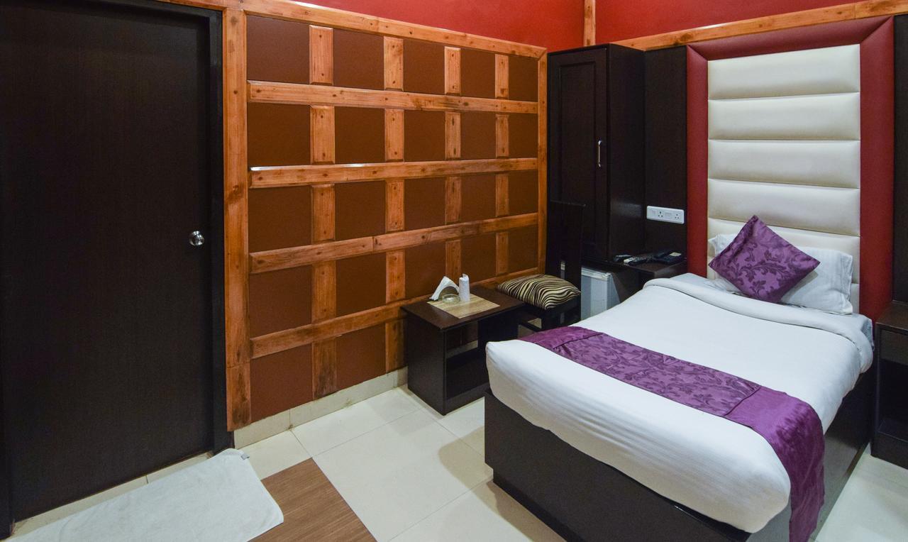 Hotel Varuna Varanasi Ngoại thất bức ảnh