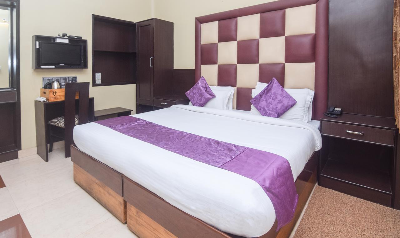 Hotel Varuna Varanasi Ngoại thất bức ảnh
