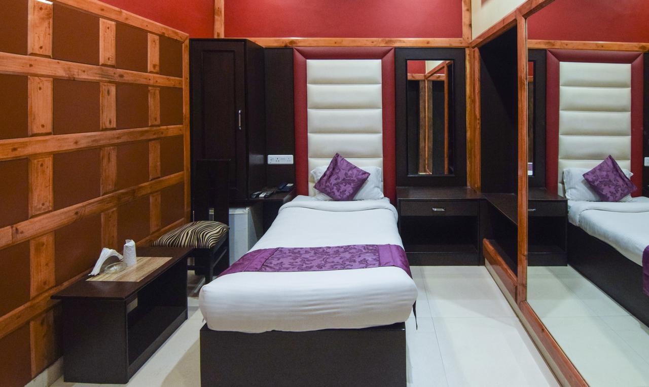 Hotel Varuna Varanasi Ngoại thất bức ảnh