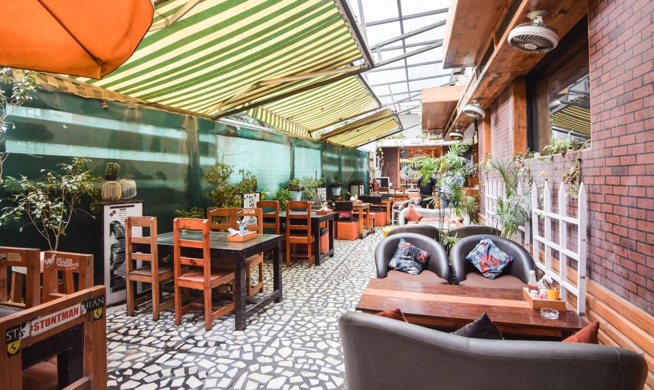 Hotel Varuna Varanasi Ngoại thất bức ảnh